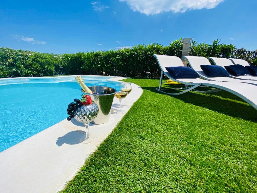 Villa Adel Сан-Теодоро Экстерьер фото