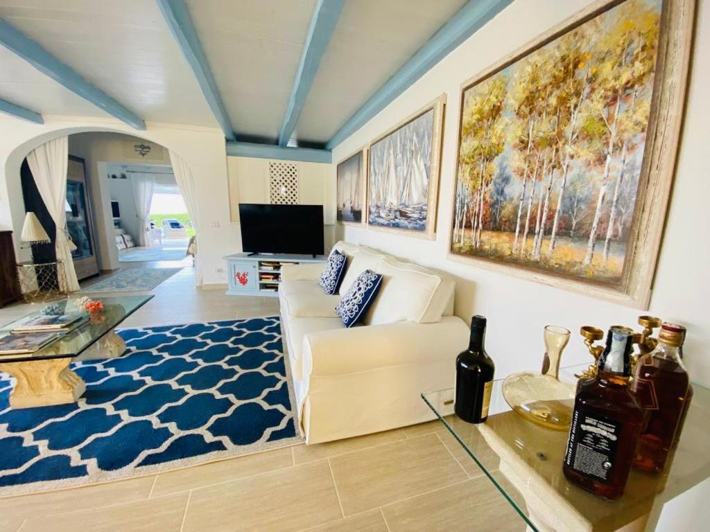 Villa Adel Сан-Теодоро Экстерьер фото